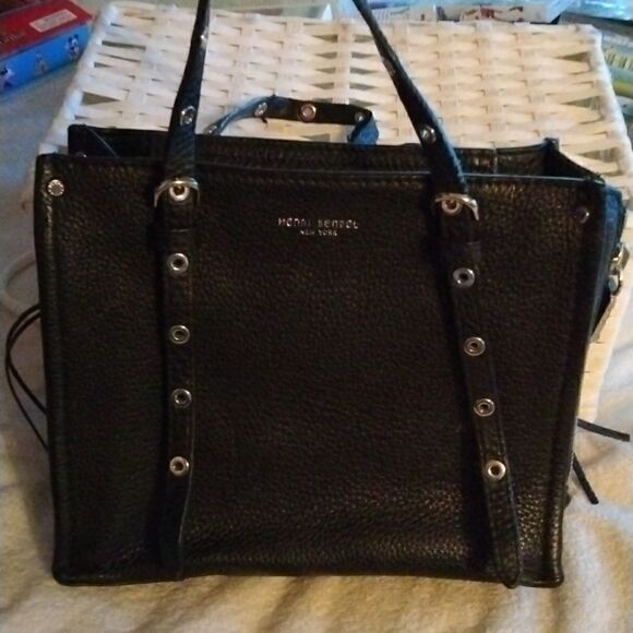 Henri Bendel   - Picture 3 of 13